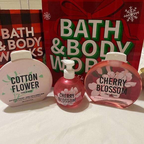 Sephora Bath and body care set - Picture 1 of 3
